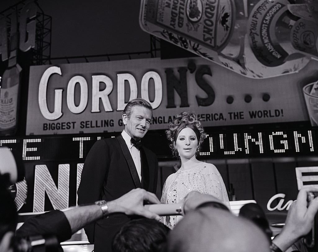 Mayor John Lindsay greets Barbra Streisand at the New York premiere of her first movie, “Funny Girl.”