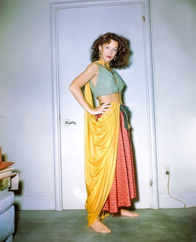 Gorgeous Photos of Hedy Lamarr in Beautiful Costumes during the Filming of &;Samson and Delilah (1949)&;