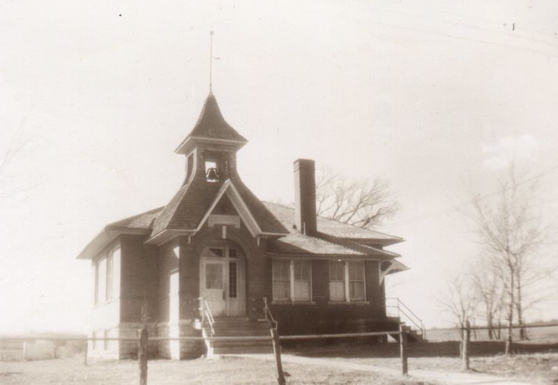 #20 School, Northwest of Lawrence, Kansas, 1947