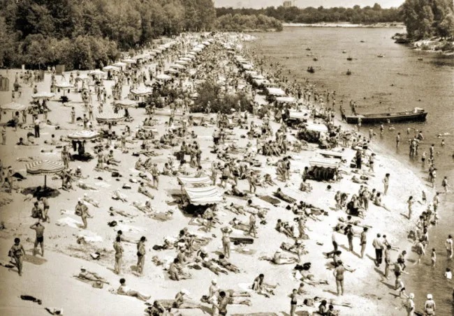 #21 Hydropark, beach, 1960