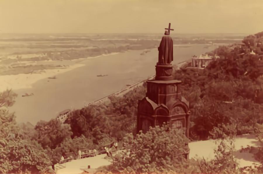 #46 View of the river Dnieper from the Vladimirskaya hill, Kyiv, Ukraine 1960s