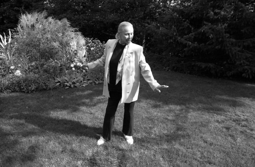 #105 Maria Tallchief in the garden of her home in Highland Park, 2003