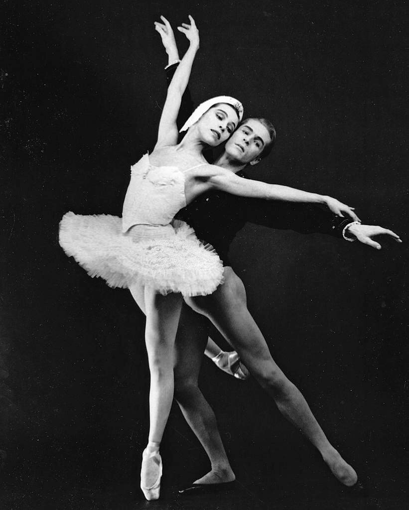 #67 Maria Tallchief and Erik Bruhn performing ‘Swan Lake’ in December 1960