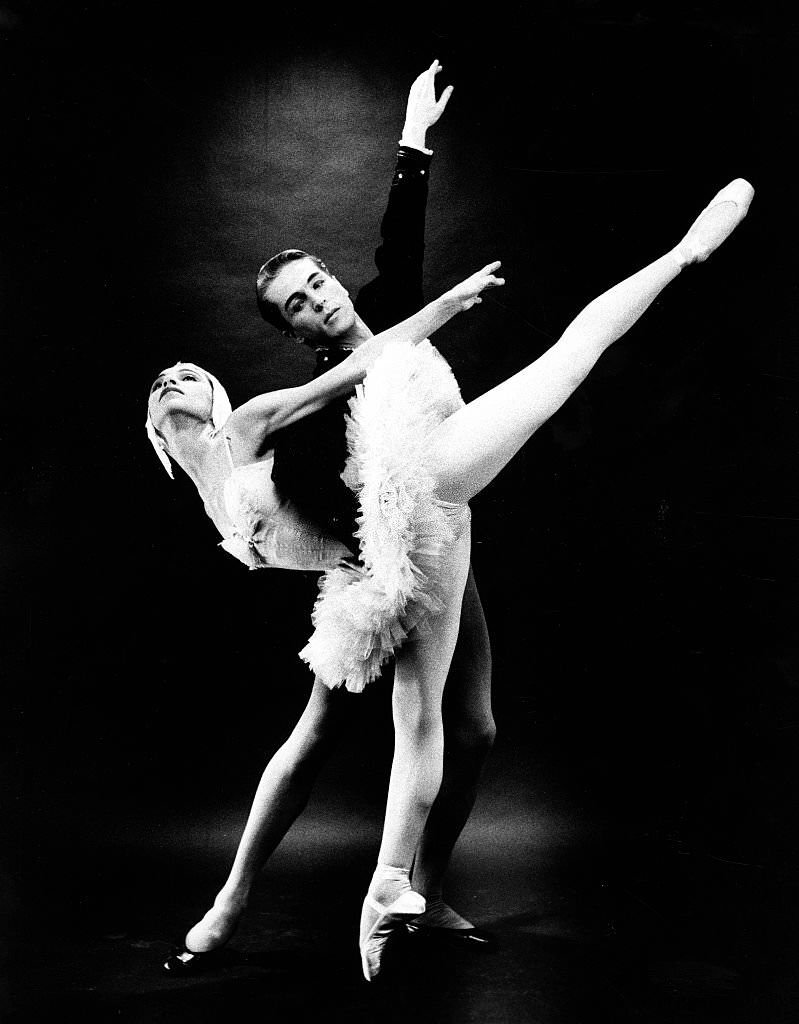 #4 Erik Bruhn and Maria Tallchief in New York City Ballet’s “Swan Lake”, 1960.