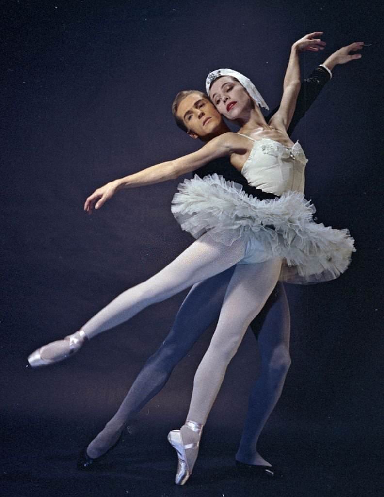 #6 Maria Tallchief and Erik Bruhn in “Swan Lake”, 1960.