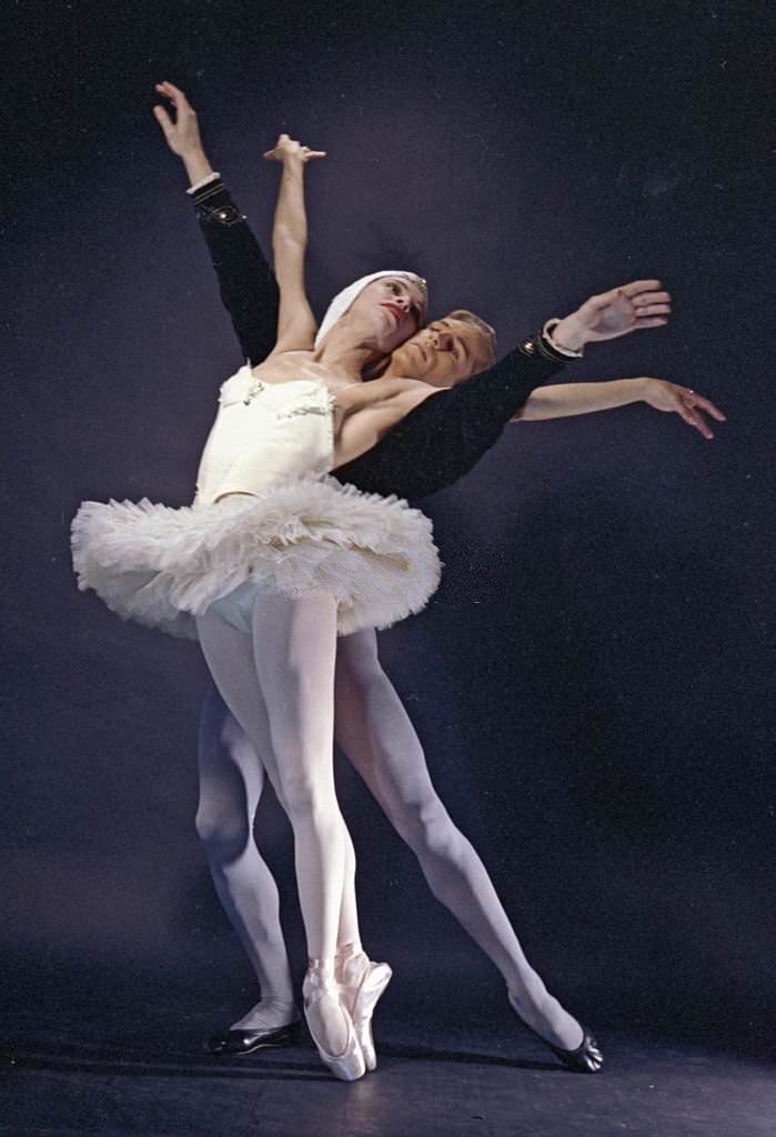 #74 Maria Tallchief and Erik Bruhn in “Swan Lake”, 1960.