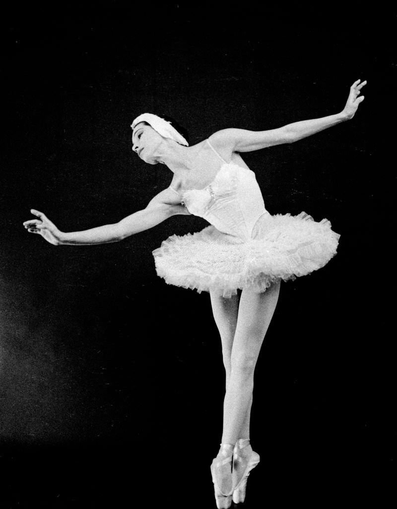 #78 Maria Tallchief performing ‘Swan Lake’ in December 1959.