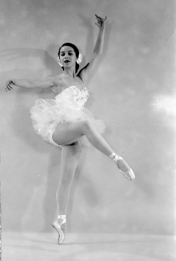 #89 Maria Tallchief as she dances en pointe, mid twentieth century.