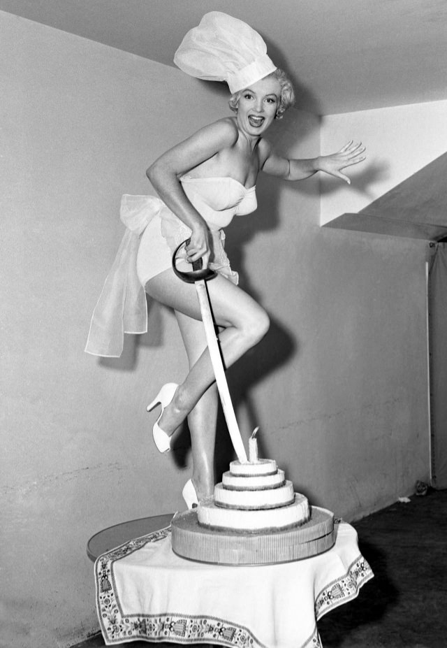 Marilyn Monroe Crowned as &;Cheesecake Queen&; of the Year, 1952 Celebrities