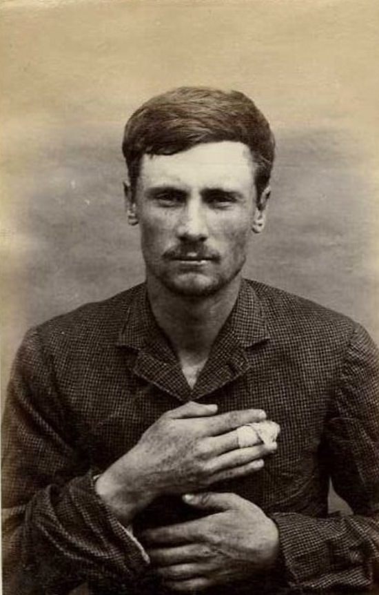 #32 Francis Small (b. 1869, New Zealand). Charged with soliciting alms and sentenced to 2 months on November 18, 1887 (Auckland).