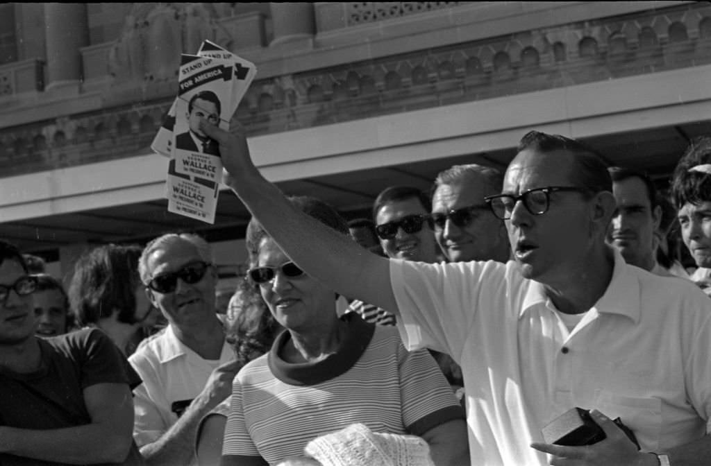 #4 Counter-demonstrators behind a police fence on the Atlantic City Boardwalk, during a Miss America beauty pageant protest, Atlantic City, 1968.