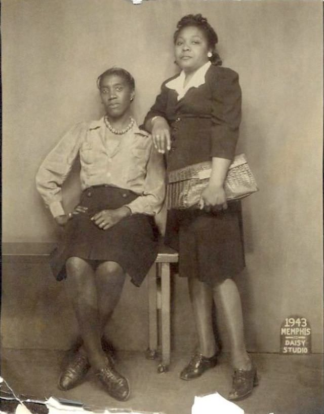 #12 Friends at Daisy Studio, Beale Street, Memphis, Tennessee, 1943