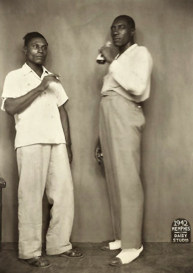 #6 Friends at Daisy Studio, Beale Street, Memphis, Tennessee, 1942