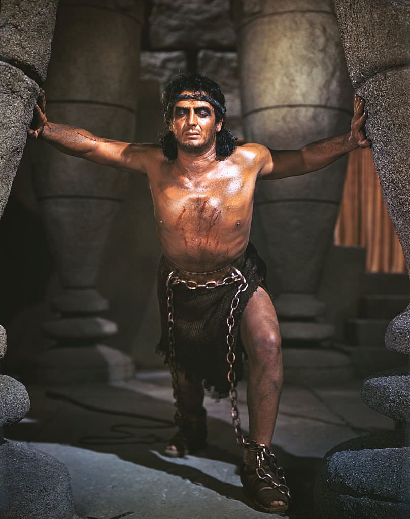Victor Mature on the set of ‘Samson and Delilah’
