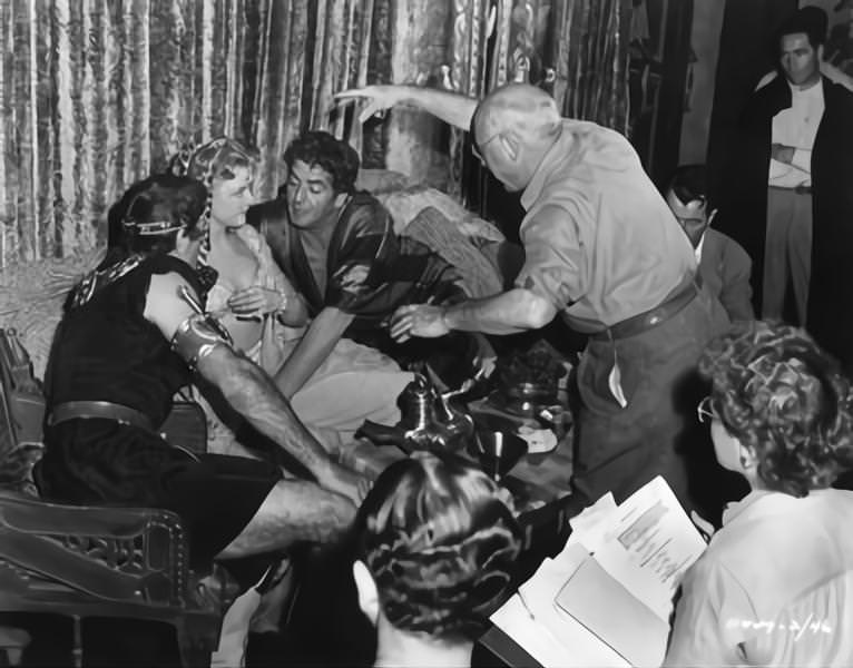 Henry Wilcoxon Angela Lansbury Victor Mature and director Cecil B. on-set of the Film ‘Samson And Delilah’, 1949