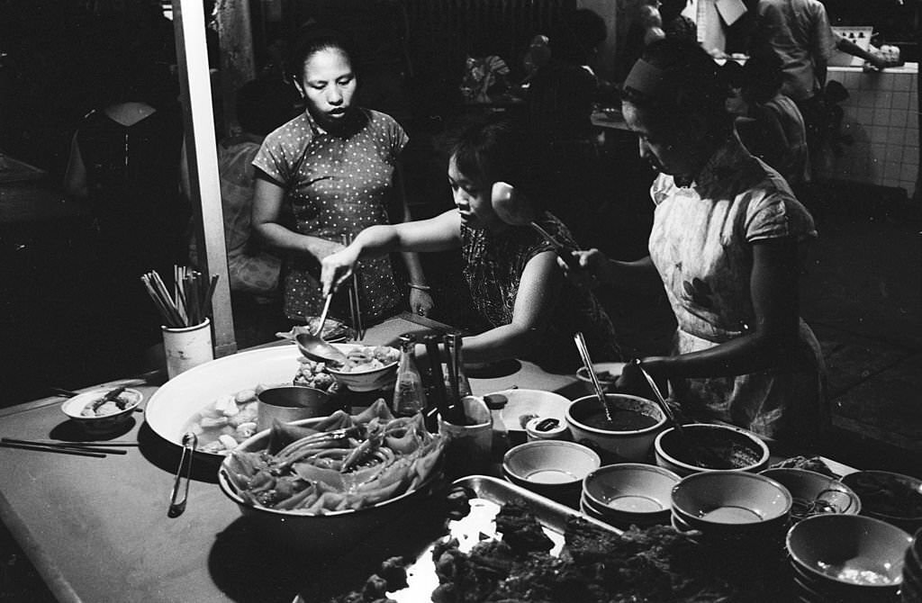 #8 Singapore Prime Minister See Harbour, 1966