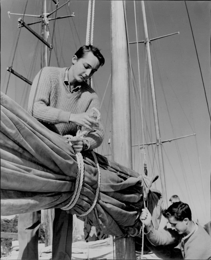 #31 Singapore Ffrmers Arrives By Junk, 1960s