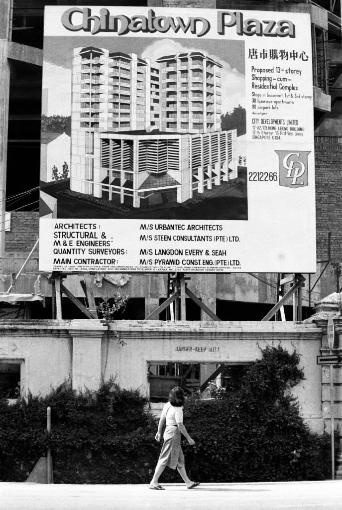 #50 Construction of Chinatown Plaza replaces shophouses on the corner of Neil Rd and Craig Rd, Chinatown, Singapore, 12 July 1983.