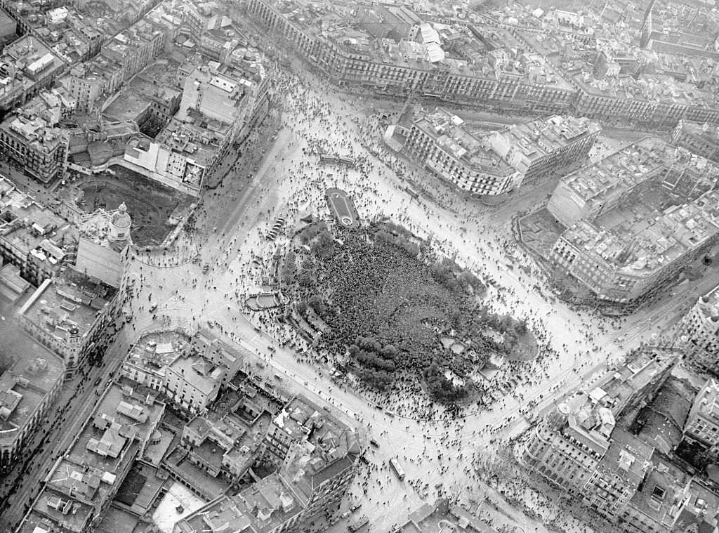 #151 Spanish Civil War Bird’s eye view of the victory celebration on the Plaza de Cataluna in Barcelona after the collapse of the Republican defense in Catalonia and the capture of the city by the Nationalists