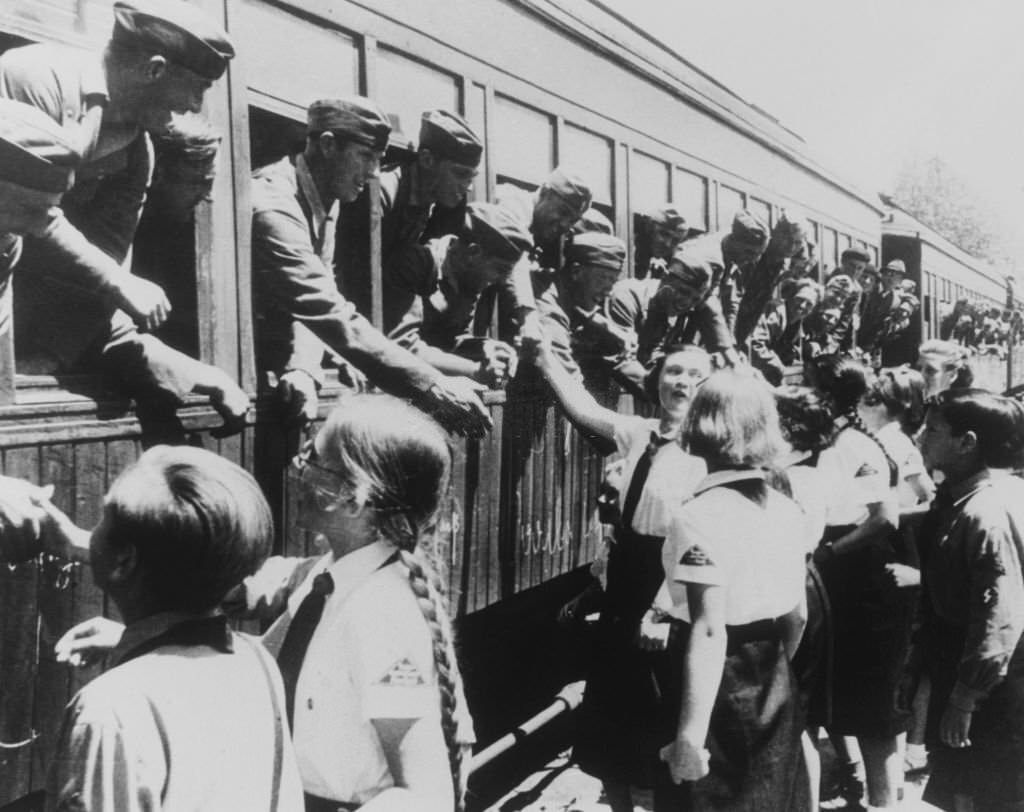 #74 German troops on their way home from Spain, 1939