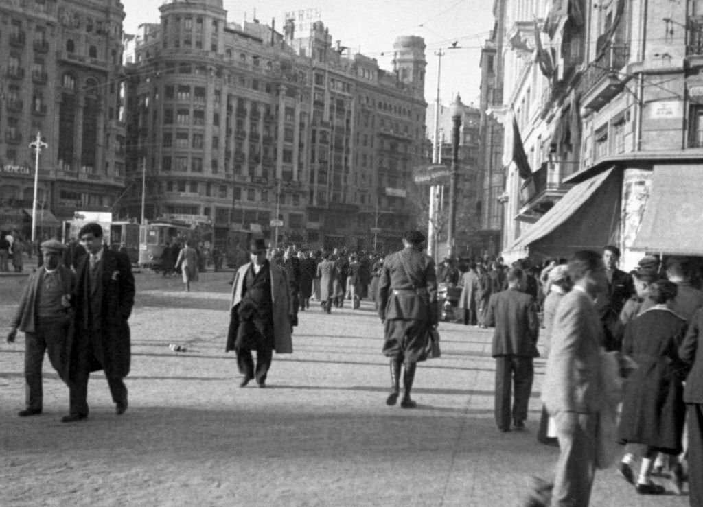 #80 Republican militiaman in the street in Valencia during the Spanish Civil War, 1937