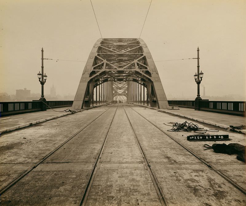 #21 View of the Tyne Bridge roadway nearing completion, September 25, 1928