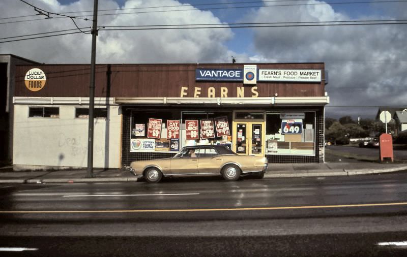 #106 Fearn’s Food Market, a Lucky Dollar Foods grocery store on Main Street, Vancouver, 1984