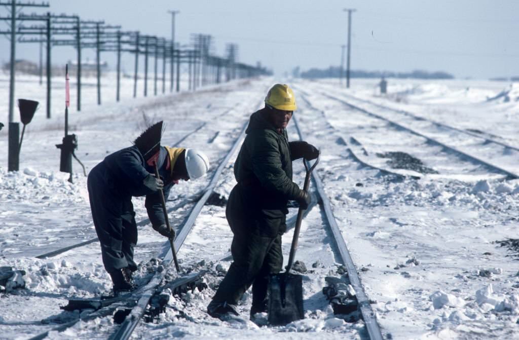 #163 The journey aboard the Canadian transcontinental train that connects Toronto to Vancouver, 1985