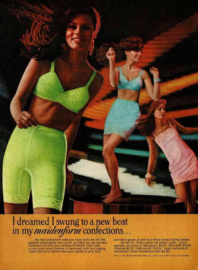 &;I Dreamed..&;: Vintage Maidenform Bra Ads from the 1940s and 1950s Vintage Ads