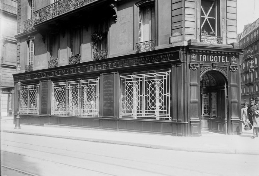 During World War I, Shops in Paris Built Styling Anti-Bombing Windows WWI