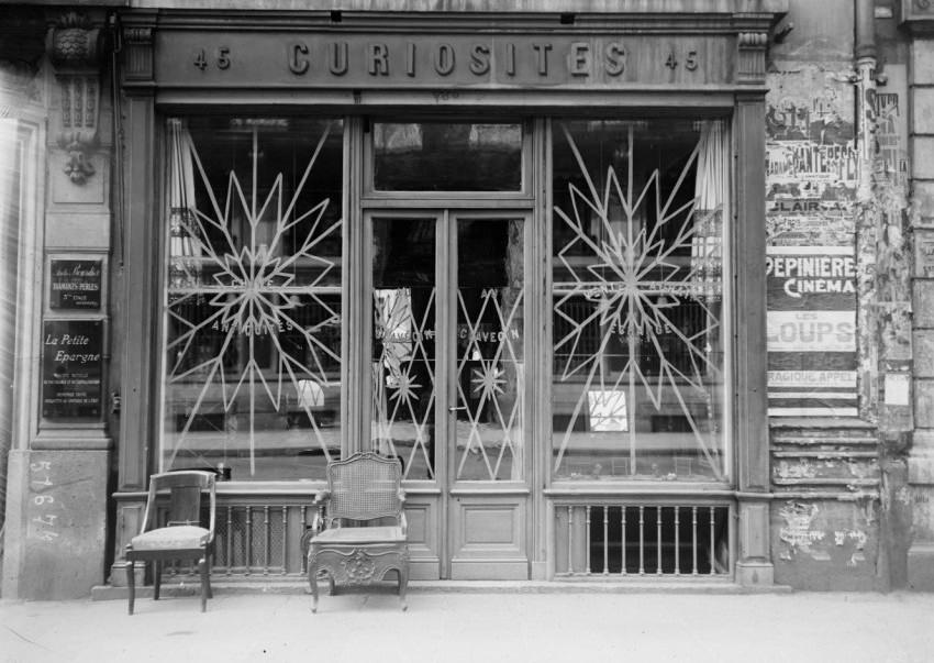 During World War I, Shops in Paris Built Styling Anti-Bombing Windows WWI