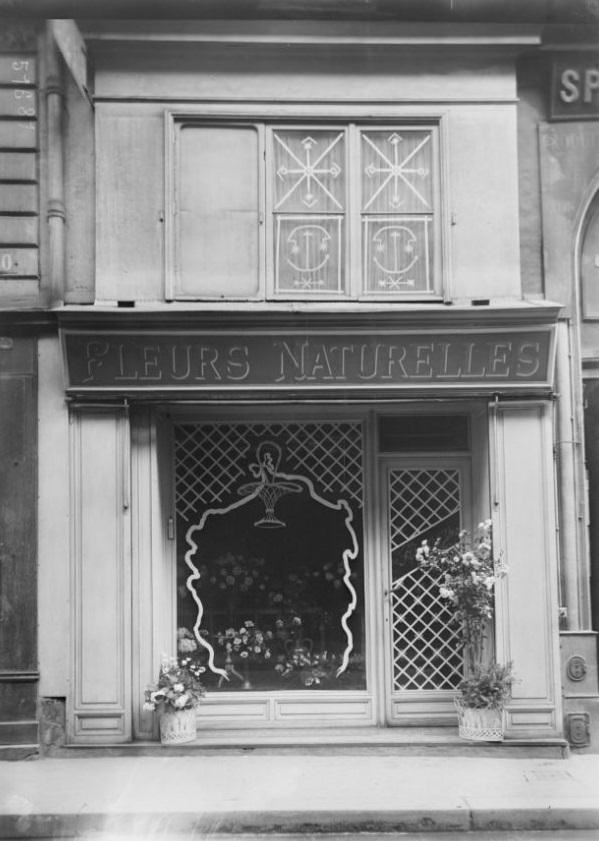 During World War I, Shops in Paris Built Styling Anti-Bombing Windows WWI