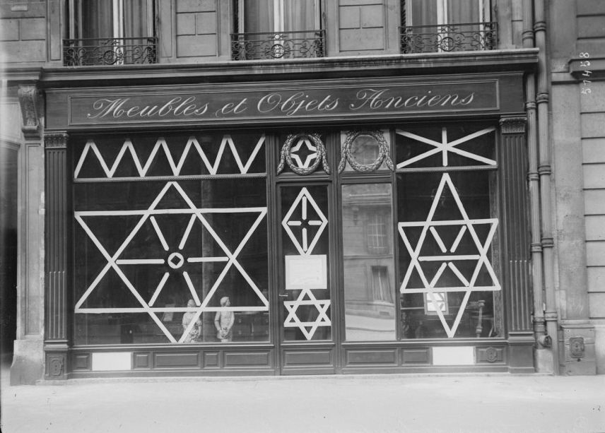 During World War I, Shops in Paris Built Styling Anti-Bombing Windows WWI