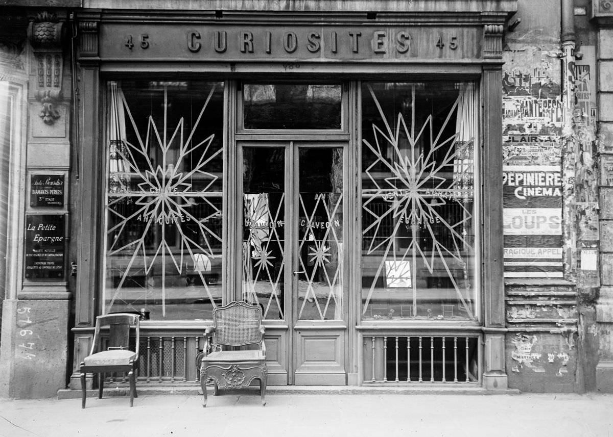 During World War I, Shops in Paris Built Styling Anti-Bombing Windows WWI