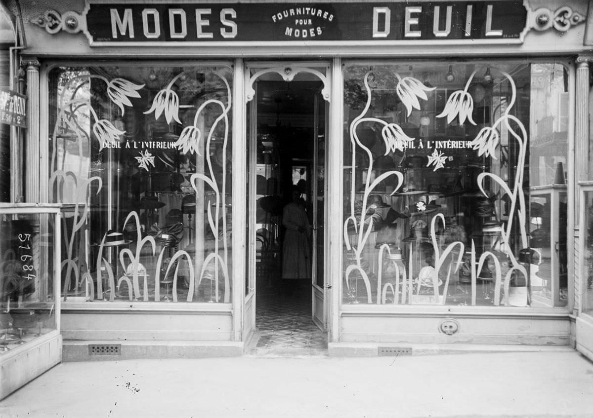 During World War I, Shops in Paris Built Styling Anti-Bombing Windows WWI