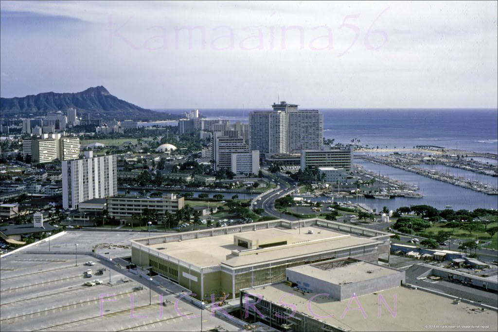 #72 Liberty House Ala Moana BEV, 1965