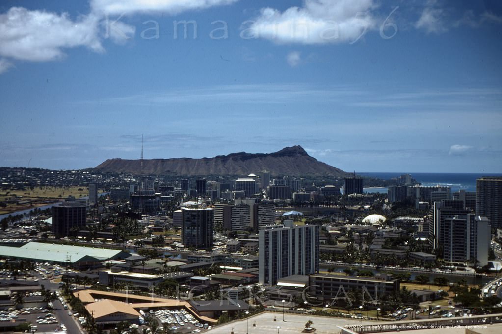 #73 La Ronde Ala Moana Birdseye, 1967