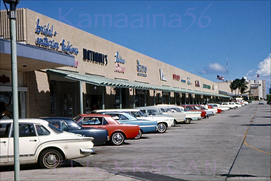 #94 The ocean-facing storefronts along the upper level at Ala Moana Center, 1967