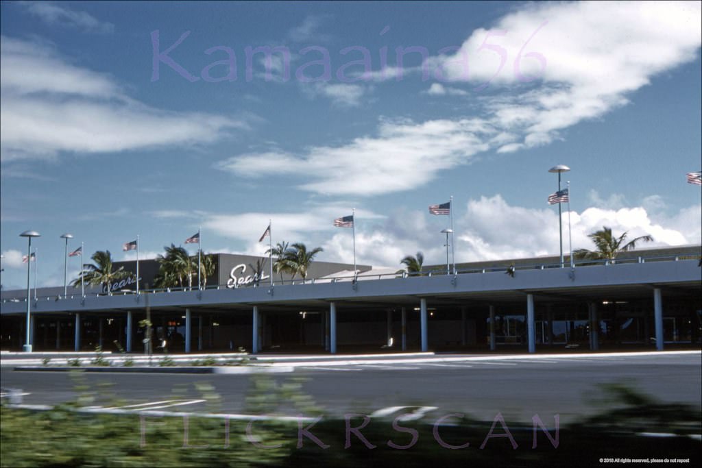 #97 Ala Moana Center Drive-by, 1960