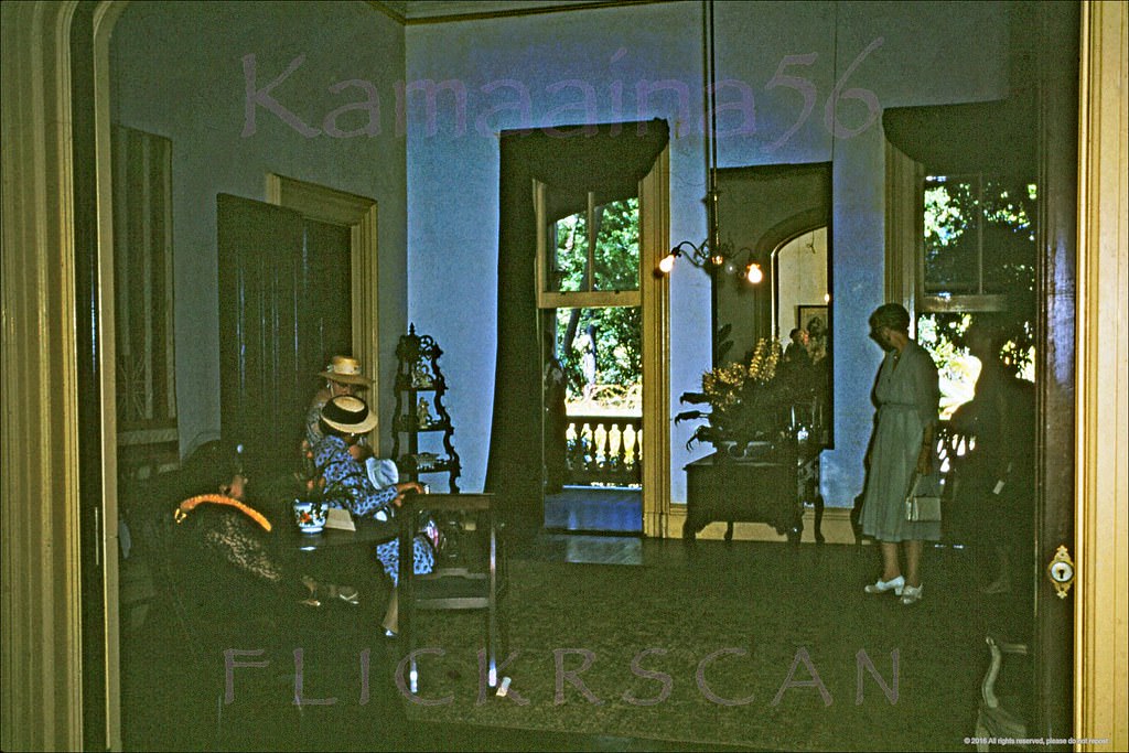 #118 The Ward Estate’s “Old Plantation” mansion on Ward Avenue between South King Street and Kapiolani Blvd, 1958