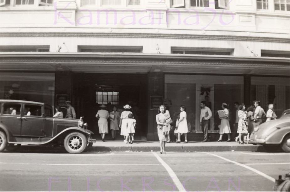 #65 Entrance to The Liberty House department store on Fort Street at the mauka corner of South King Street in Honolulu, 1942
