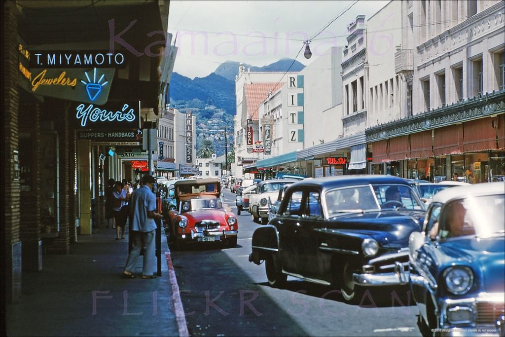 #105 Looking mauka along Fort Street in downtwon Honolulu from just above the Hotel Street intersection, 1961