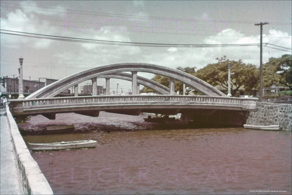 #71 Beretania St Bridge Honolulu, 1949.