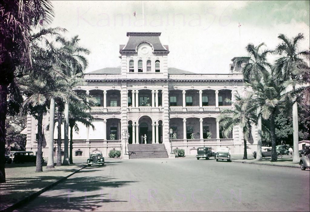 #75 Old Cars at Iolani Palace, 1941.