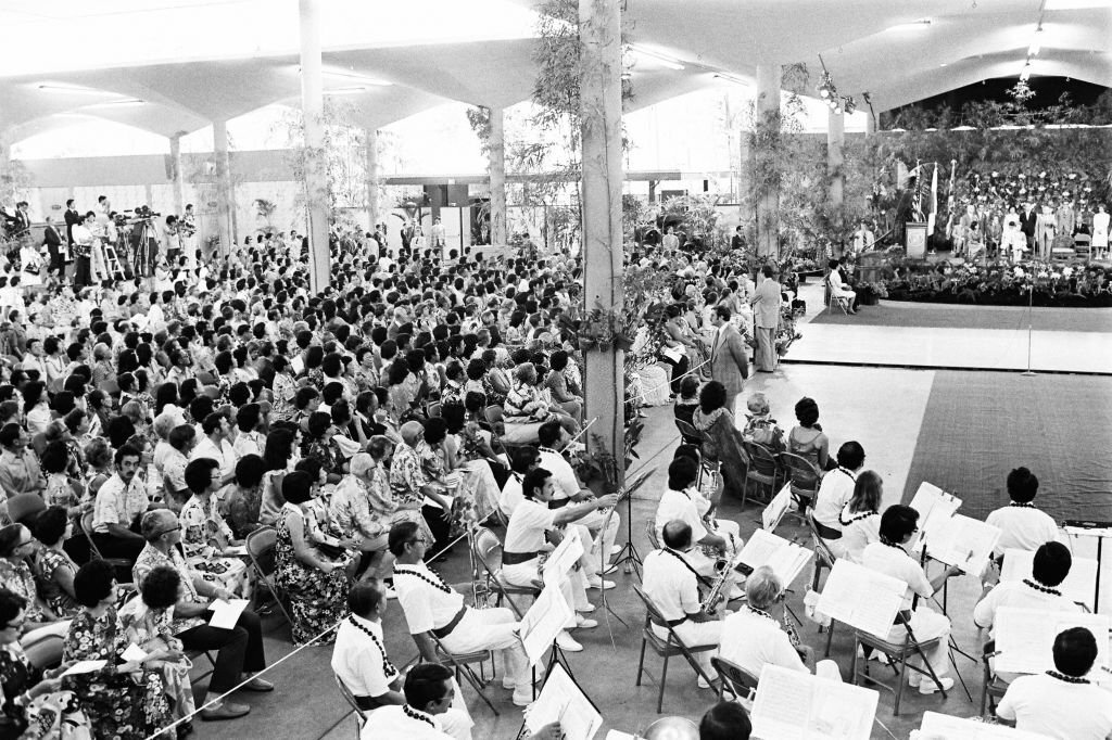 #33 A general view of the welcome ceremony for Emperor Hirohito and Empress Nagako by Hawaiian citizen on October 11, 1975 in Honolulu, Hawaii.