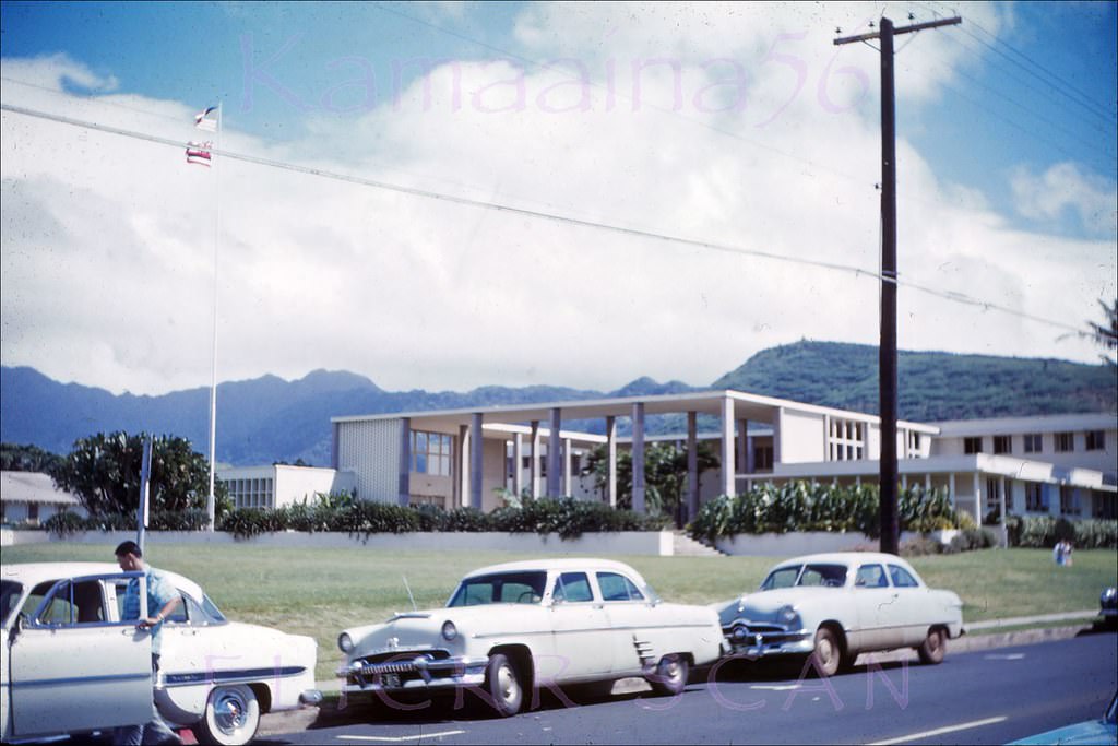 #25 The University of Hawaii’s 1949 administration building viewed from Dole Street near University Avenue, 1961