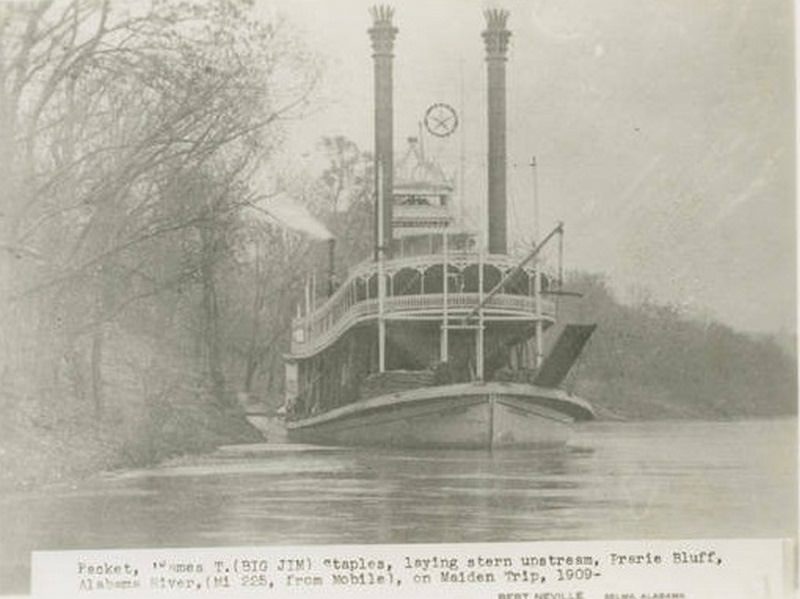 #170 Packet, James T. (BIG JIM) Staples, laying stern upstream, Prairie Bluff, Alabama River, (Mi 225, from Mobile), on Maiden Trip, 1909.