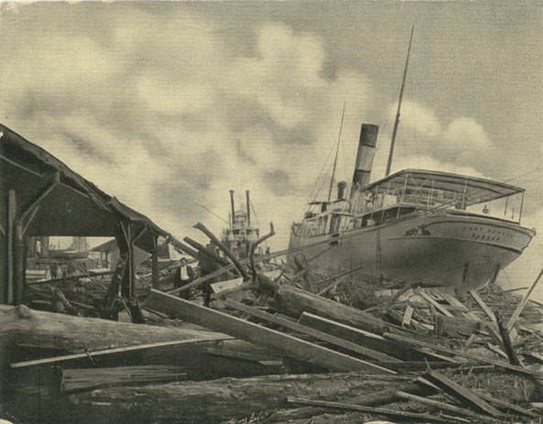 #220 Wreckage, foot of St. Francis Street, storm. Sept. 27, 1906, Mobile