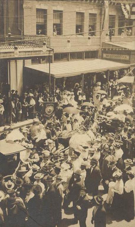 #223 Confederate memorial parade in downtown Mobile, 1902