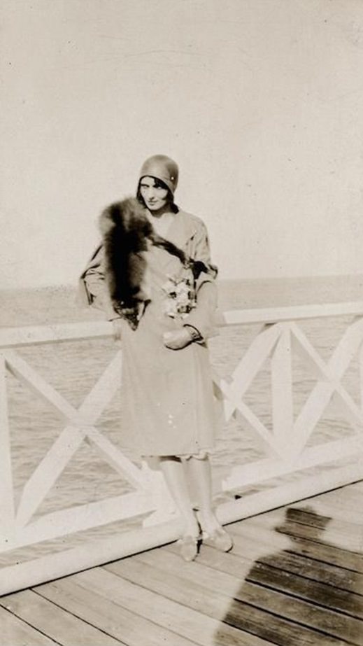 Predator: A Mysterious Man in Hat appearing in Vintage Photos Through the Decades Weird